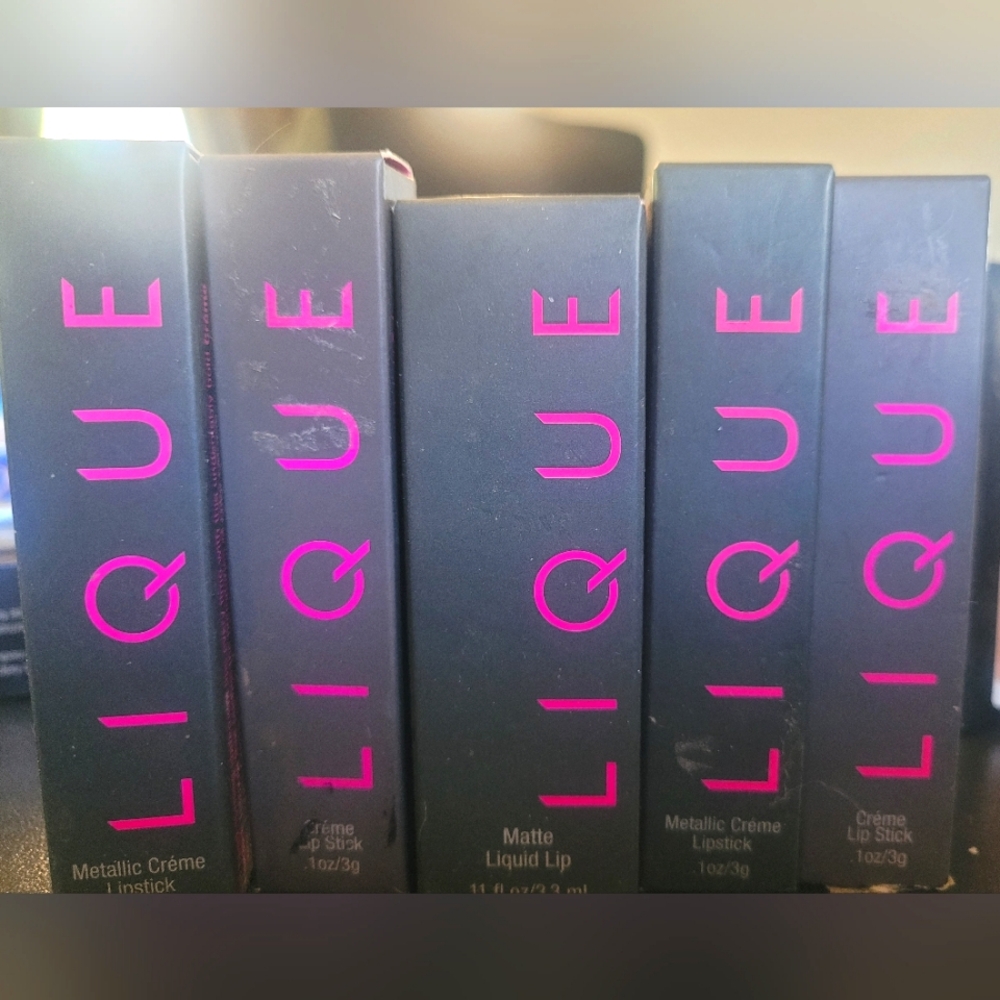 LIQUE LIPSTICK